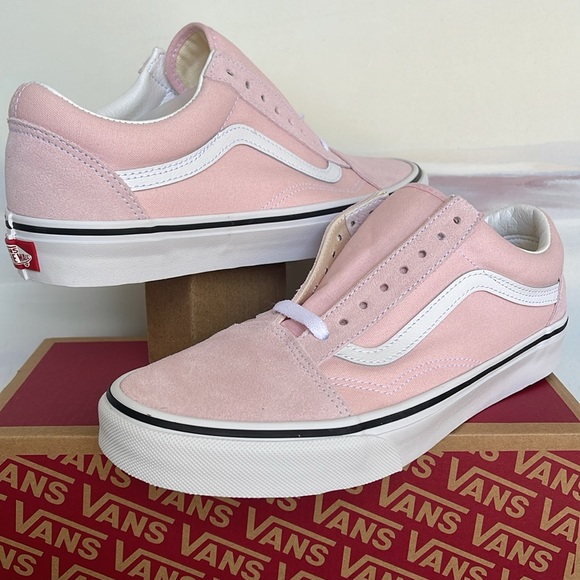 Vans WMNS Old Skool
Blushing/True White
VN0A4BV5TC3
Sneakers - Picture 9 of 16